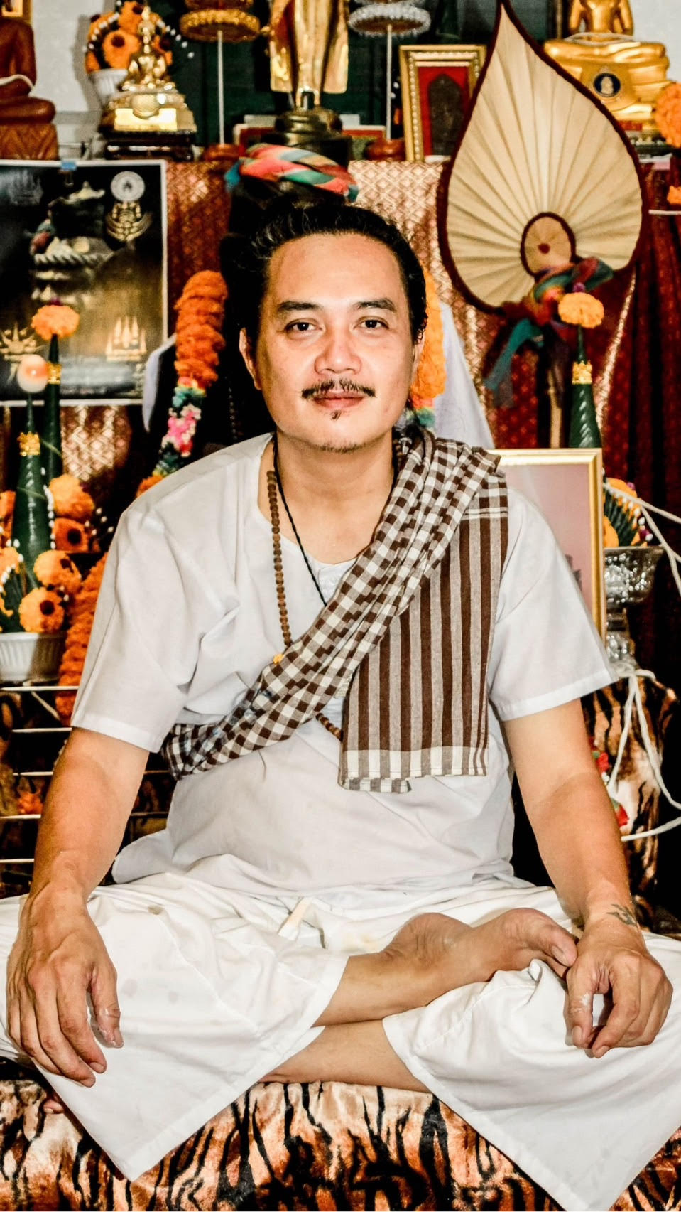 Ajarn Thong Phayak Baramee