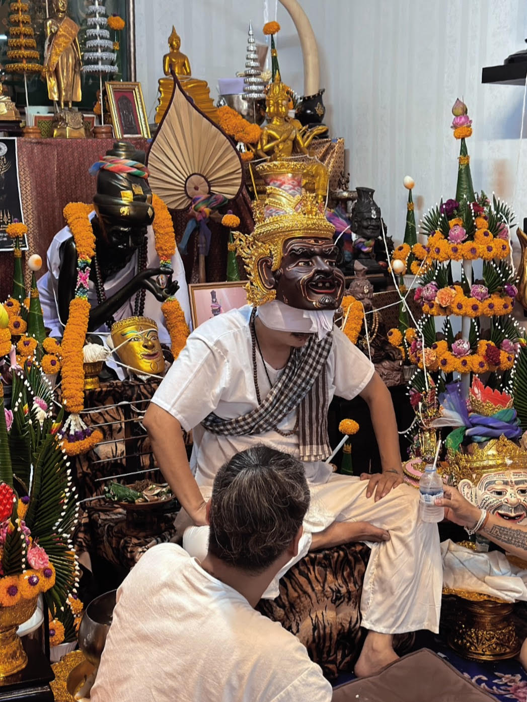 Ajarn Thong performing Sak Yant ceremony